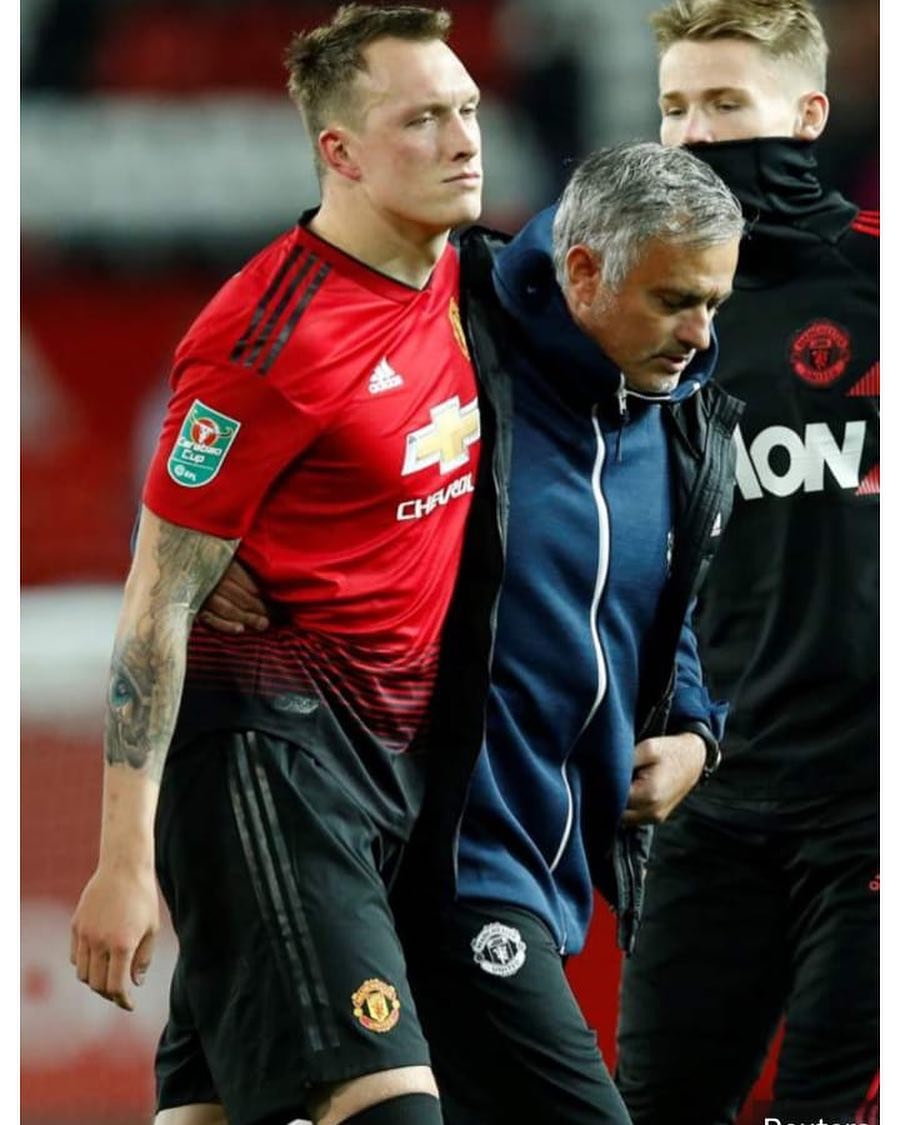 MANCS dumped out of Carabao Cup by Derby County. As the Lady from Jam Alley used to say. Sorreeeeeeeeeeeeeeeeeeeeeeeeeeeee#manutd #football #manchesterunited #mufc #mancs #soccer #premierleague #manchester #united #mourinho #lingard #lukaku #manunited #philjones #ggmu #carabaocup #oldtrafford #cr #paulpogba #mourinho #derbycounty