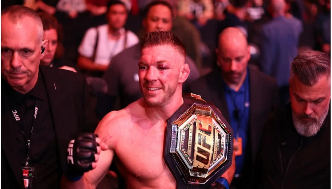 Drikkus Du Plessis becomes the New UFC Middleweight Champion, How was the Fight?#ufc #drikkusduplessis