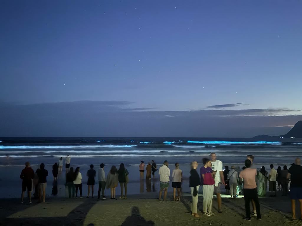 Bioluminescence at Muizenburg Beach, Cape Town by @feroza_salie #travel #capetown #bioluminescence #beauty #travelgram #capetownsouthafrica #muizenberg #muizenburgbeach #bioluminescentwaves