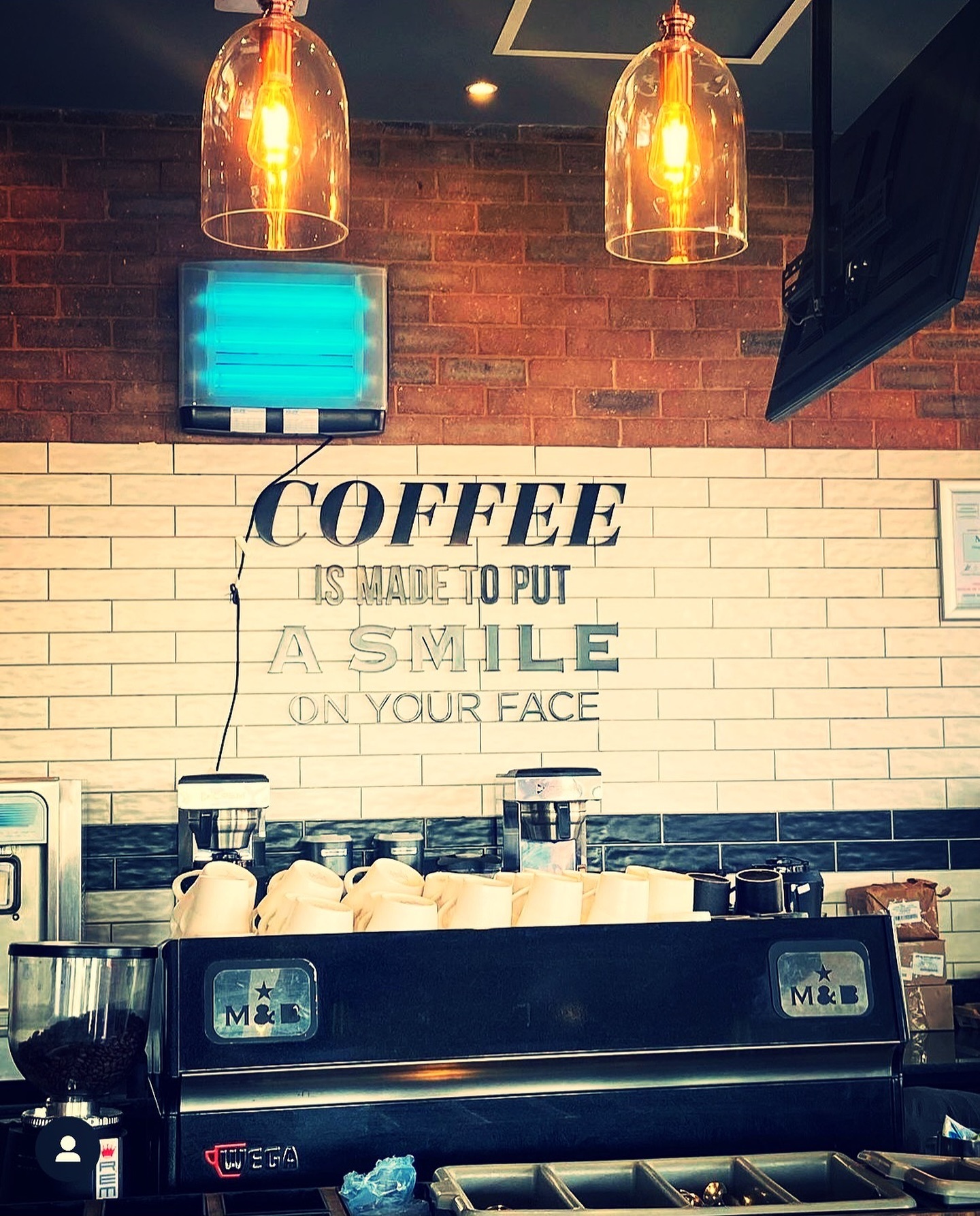 Early Mornings in Raslouw. First coffee of the morning at @muggandbean_raslouw #halaal