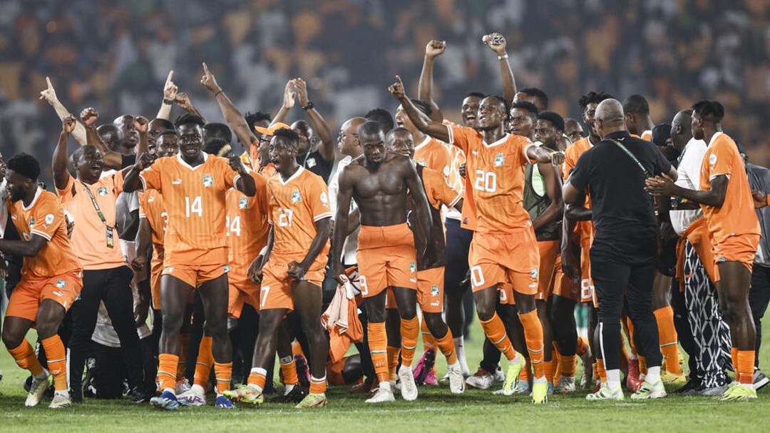 Ivory Coast beat Senegal on penalties last night. My favourites for the competition are out. The host nation prevails.Lots of Talking points. 1. Was it a penalty and foul by Mendy2. Did Senegal get denied a penalty Shout.If SA Beat Morocco  this half is opening up nicely. It must be always special for the host nation and the fans. Good luck Ivory Coast.#afcon #afcon20024 #ivroycoast #senegal #ivorycoastvssene #africacupofnations