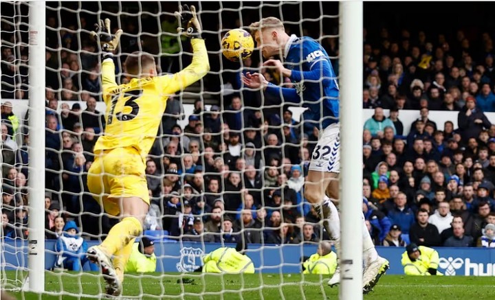 Everton 2 Spurs 2. Jarrad Branthwaite nods in an injury time equaliser. What say the COYS? Brighton and Fullham are in Control. Newcastle and Luton currently 2-2. Villa play later