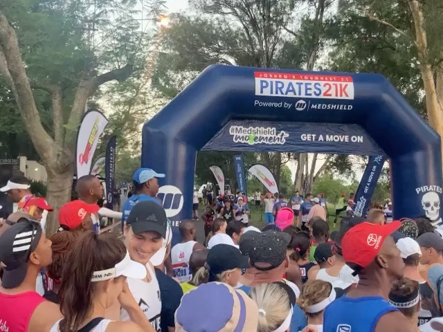 Action from the Pirates 21km Marathon in JHB. Our Man on the scene @eyahmed @happyfeetactive . How would you rate the Pirates 21km