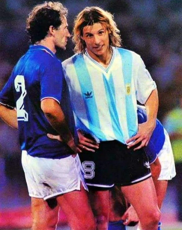Defense vs Attack. Italia 90. Claudio Cannigia and Franco Baresi
