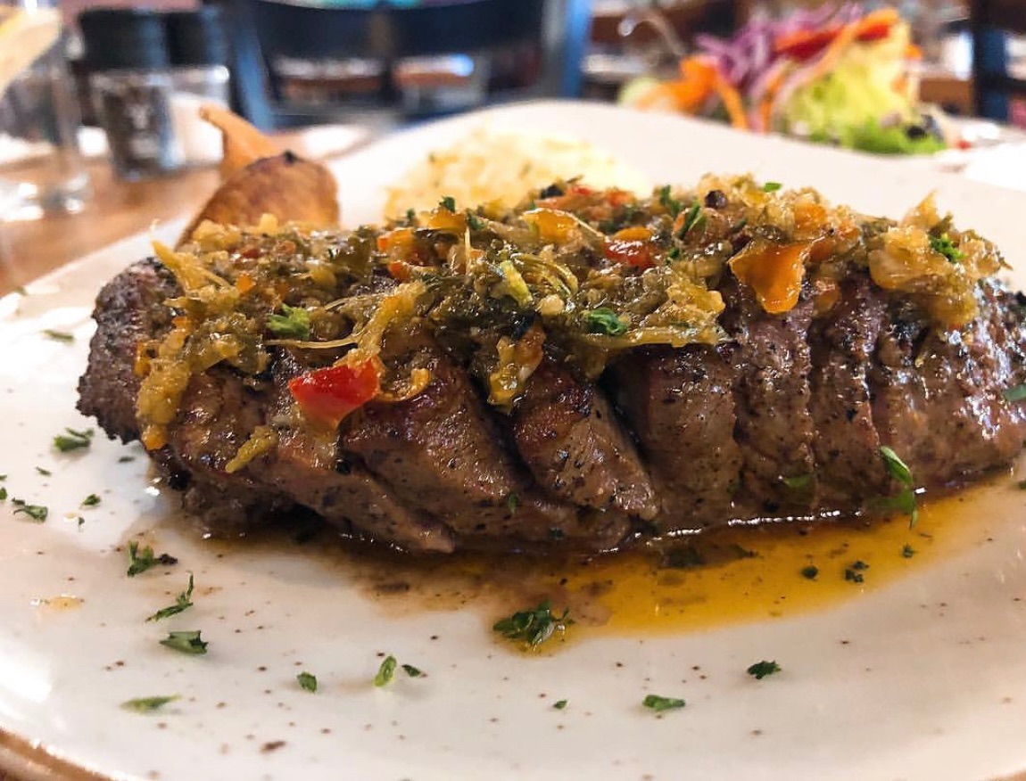 Rump in the Oven with Argentinian Sauce at @calistos.rosebank #halaal. The rump in the oven is next level. How would you rate it and how do you have it?