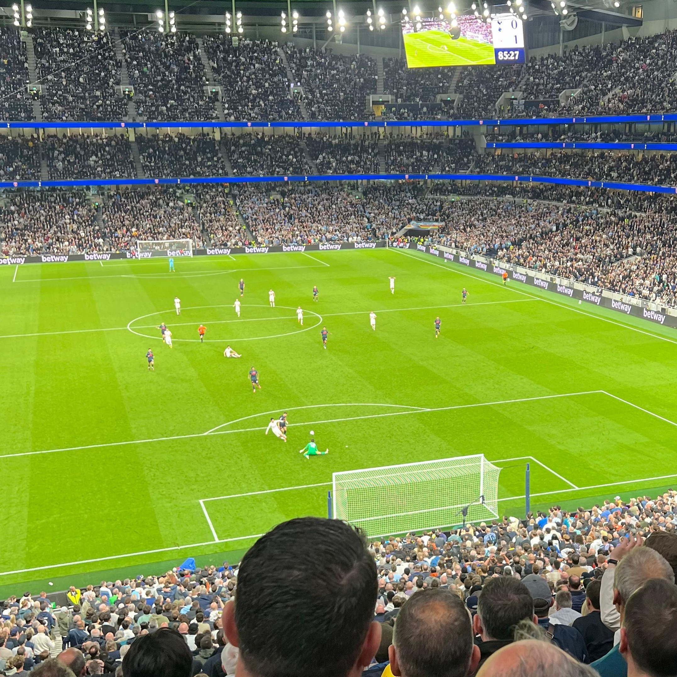 Quote of the Week: “Now I know how Pakistan Feel”. A quote by Zahed Adam @pizzerialorenzo.o . This after Spurs sold the Gunners 🤪Pic by @cassim_omar of the Son Miss #quoteoftheweek