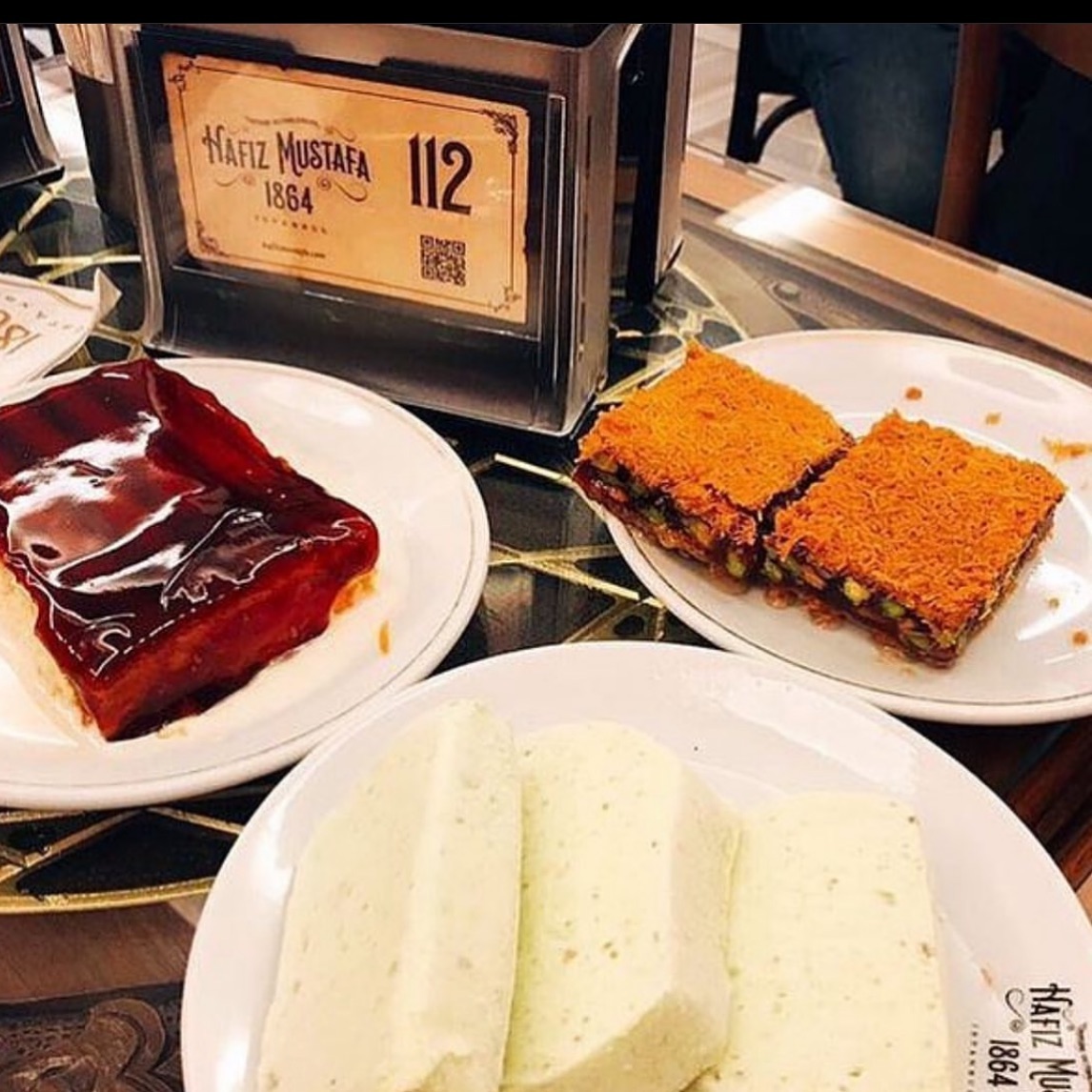 🇹🇷 Terleji, Kunafe and Pistachio at @hafizmustafa1864 in Old City Istanbul. The Best