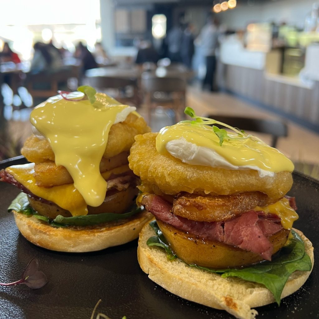 Try our Big Ben breakfast ️ at Mugg and Bean Killarney Mall, JHB. Have you had the Big Ben breakfast. How was it? @muggandbean_killarney #HalaalBIG BEN Topped with baby spinach, grilled tomato, hash browns, cheddar, macon & battered onion rings.#breakfast #breakfastideas #breakfasttiktok #eggs #coffee #eggsbenedict #bigbenbreakfast #muggandbean #halaalmuggandbean #kilarneymall #halaaljhb #coffeetiktok