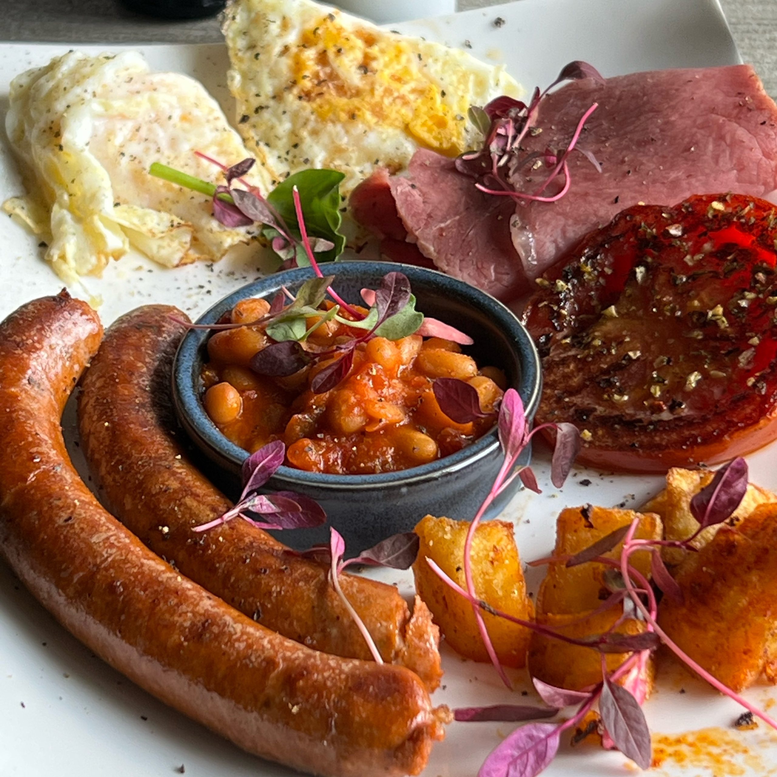 English breakfast at @the_rooftop_cafe on Oxford Road #halaal#breakfastideas #breakfast #englishbreakfast