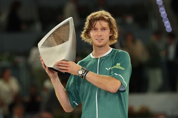 Andrey Rublev was crowned Madrid Masters Champion when he beat F Auger Alliasime 4-6 7-5 7-5. He battled through ill health and got the victory. Now we off to the Forro Italico in Rome for the Rome Masters where Rafa competes. Vamos Rafa. Lets see what happens#atpmasters1000 #masters1000 #rublev #rublevchampion #madrid #madridmasters