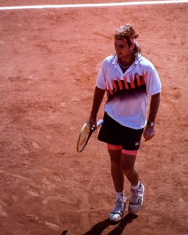 Throwback to the 1990 French Open. This is when I started playing tennis. Had this pair of Nike Air Tech challenge. Bought pink tites from Lesley sports and joined Lenasia Tennis association and coaching. Agassi lost this final to Andres Gomez. But ya Watta outfit