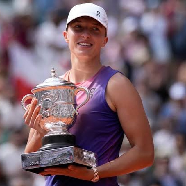 Iga Swiatek wins her third French Open Title in a row as she defeats J Paolini 6-2 6-1. The Queen of Clay. #igaswiatek #frenchopen #champion #queenofclay