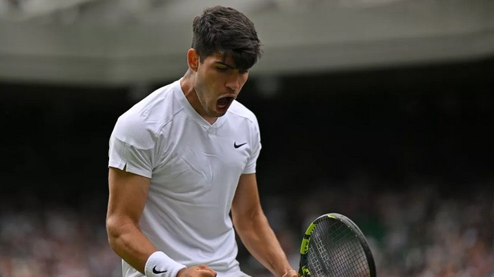 When Wimbledon Starts theres always a Special and Euphoric Feeling. The Championships started today and Alcaraz got off to a winning start. The defending Champion defeated qualifier Mark Lajal in straight sets, 7-6(3) 7-5 6-2. Sinner,Dimitrov and Monfils were among the Big Names that navigated past the first Round. Lets see what tmrw has in store#wimbledon #wimbledon2024 #alcaraz #tennis #sw19