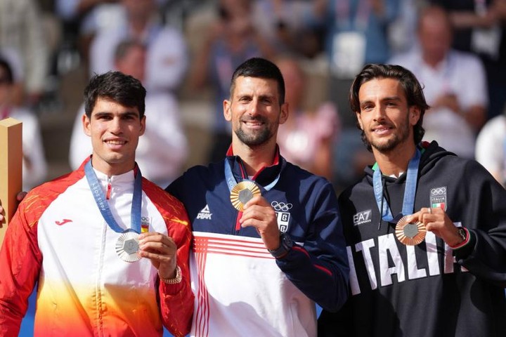Back from Durbz and a nice break on Swoosh0018. Straight to the Mens Tennis Final and Djokovic gets gold by beating Alacaraz in two tie breaks. Djoko wanted an Olympic gold and befitting to a man that has won everything. Although I wanted Alcaraz to win well done to Djokovic. #olympicstennis #paris2024 #alcarazvsdjokovic #djokovicgoldmedal