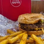 🇦🇪 Burger at the Five Guys in Dubai Airport is a Must. #burgers #burger