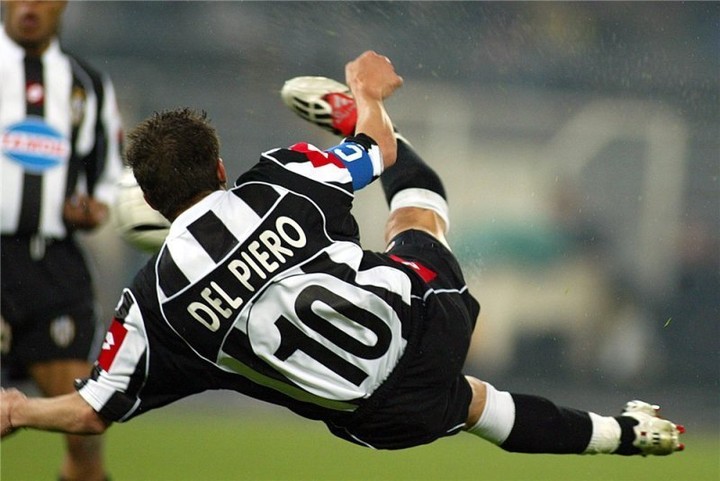 Flying into the XMas weekend with Alex Del Piero and the Predator Mania in Champaign. Whatta Thing#adidaspredator #predatormania #juventus #juve #forzajuve