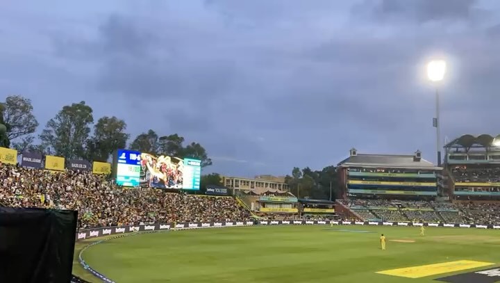 It was a lovely day of Cricket at the Wanderers as JHB Superkings hosted Mumbai Indians Cape Town. Super Kings won via the Duckworth Lewis method in rainy Gauteng. Earlier the Paarl Royals beat the Sunrisers Eastern Cape. Our man on the scene was @eyahmed #cricket #t20 #satwenty #wanderers #jhbsuperkings #jhbsuperkingsvsmumbaiindianscapetown
