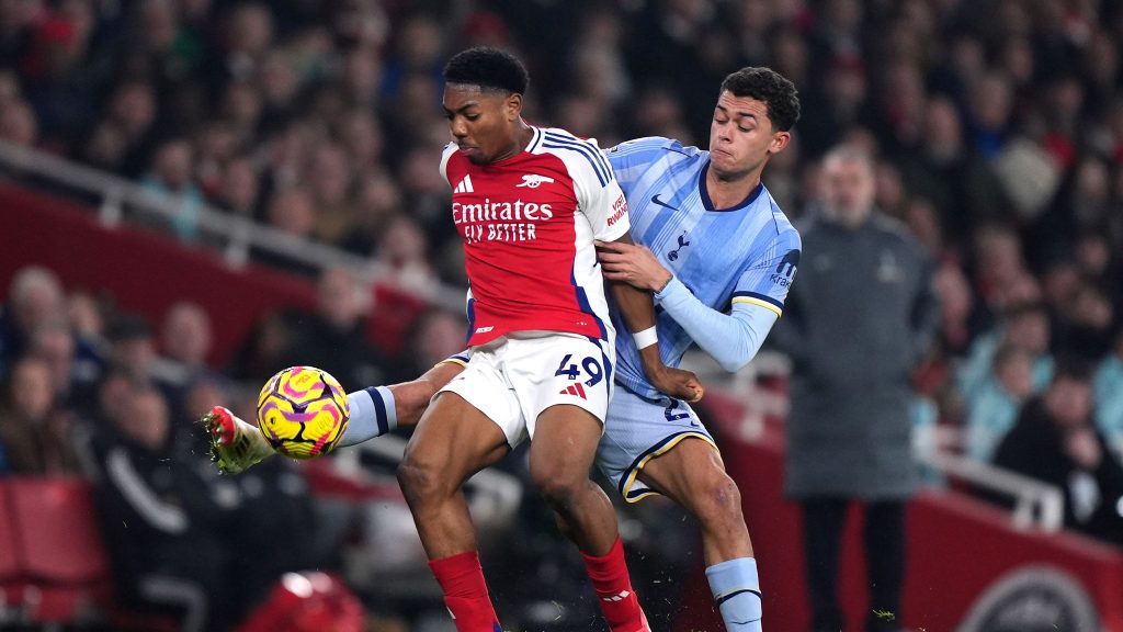 Arsenal 2 Spurs 1. London Derby. Izzat which the Gunners took. Spurs owes will be scarce this week#spurs #arsenal #arsenalvspsurs #coys #gunners