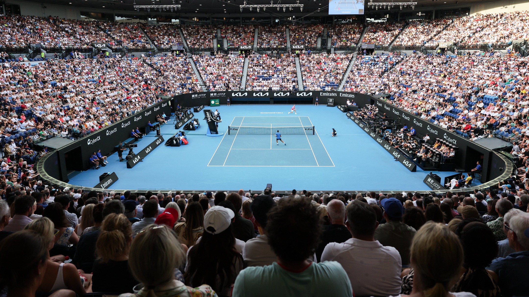 Whats happening in the Oz Open 2024. Ive been enjoying it. Some new litys emerging. The links of Joa Fonseca and Learner Tien are staking a claim. Most of the big names still there. Alcaraz and Djokovis still set to meet in quarter final. The Serb is currently on course. Zverev, Sinner still there. Coco Gauff there, Swiatek still there. We head into the second week. Will be superb#auzopen #ozopen #austrailianopen2025 #tennis #alcarazvsdjokovic #melbourne #grandlsam