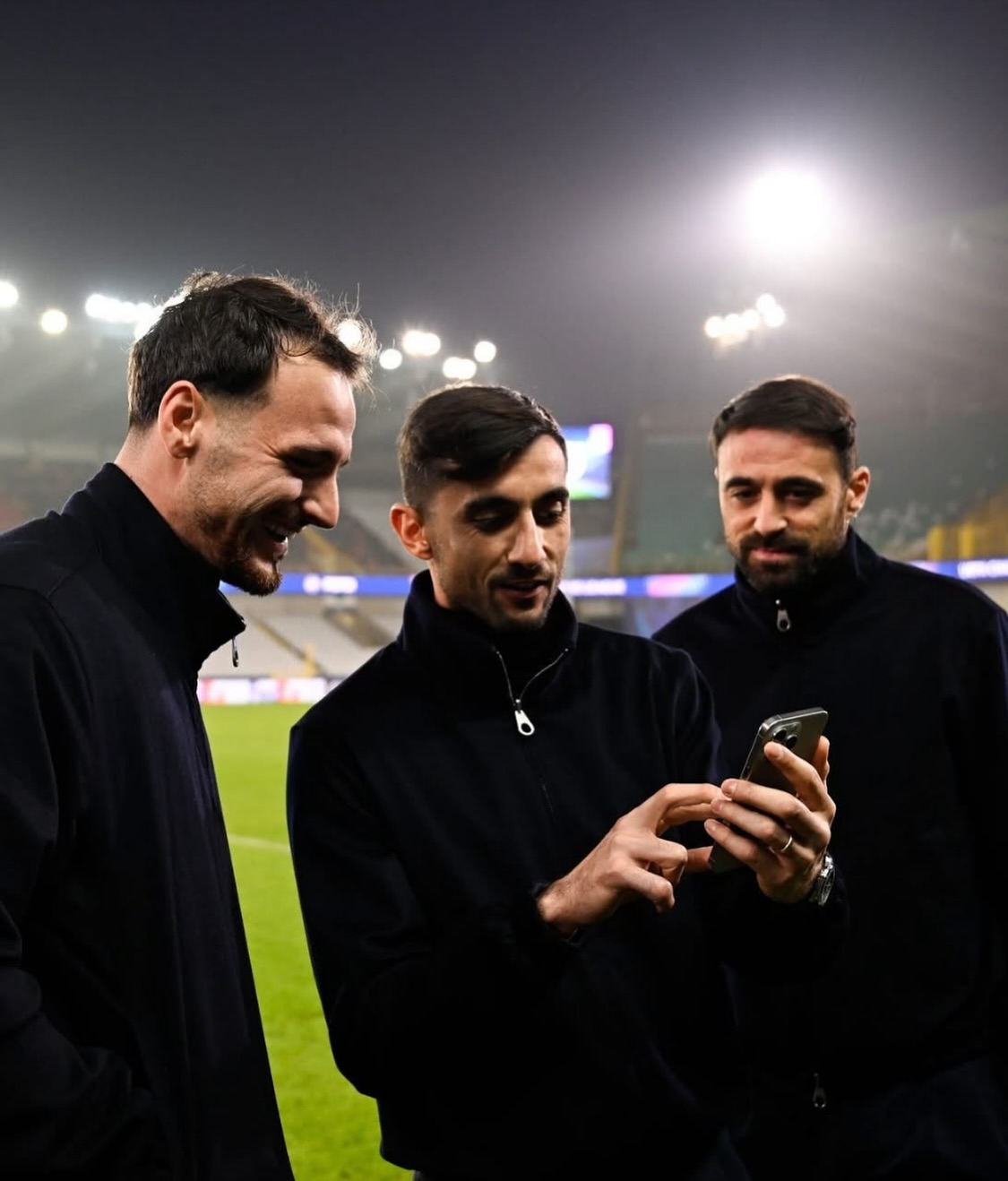 Calm before the Storm. Juve inspect the Brugge pic ahead of the Champions League tie in Belgium#forzajuve #uefachampionsleague