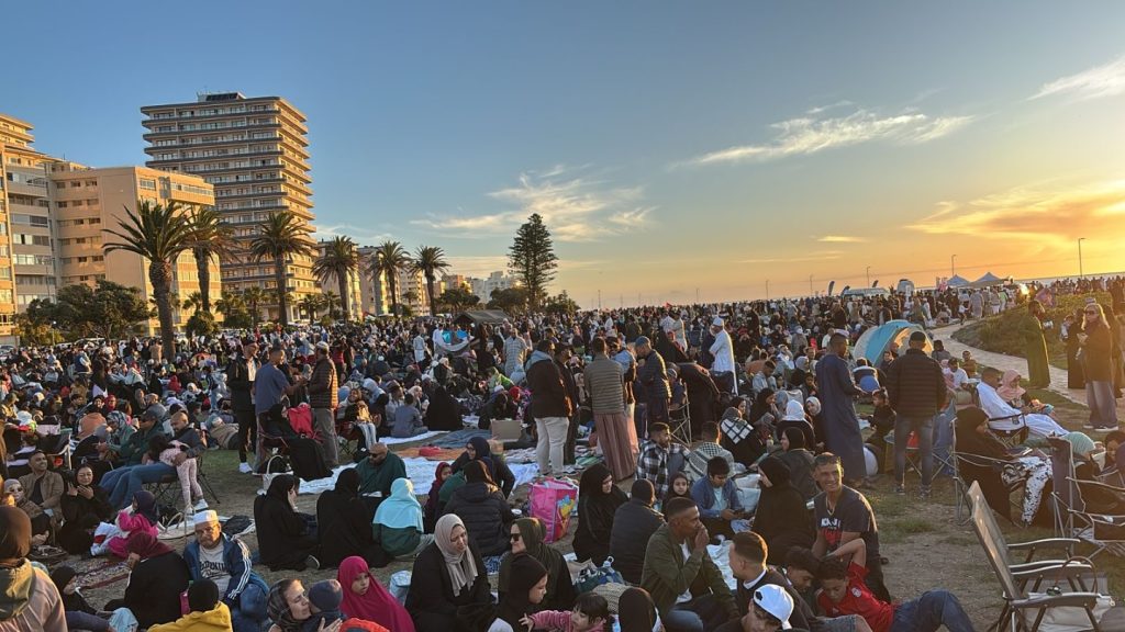 Don’t let us down Cape Town. The Maankykers prepare for sighting  of the moon in Cape Town