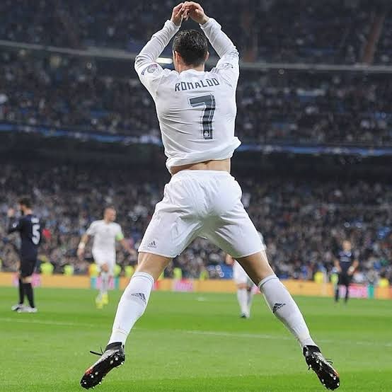 I just did the CR7 Siiiiii. Eid Mubarak everyone ️️