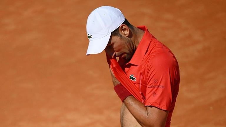 Djokovic crashes out of Monte Carlo Masters. He’s going to battle on clay. But he’s still there and competing. Vamos Alcaraz. Lity must keep his head now