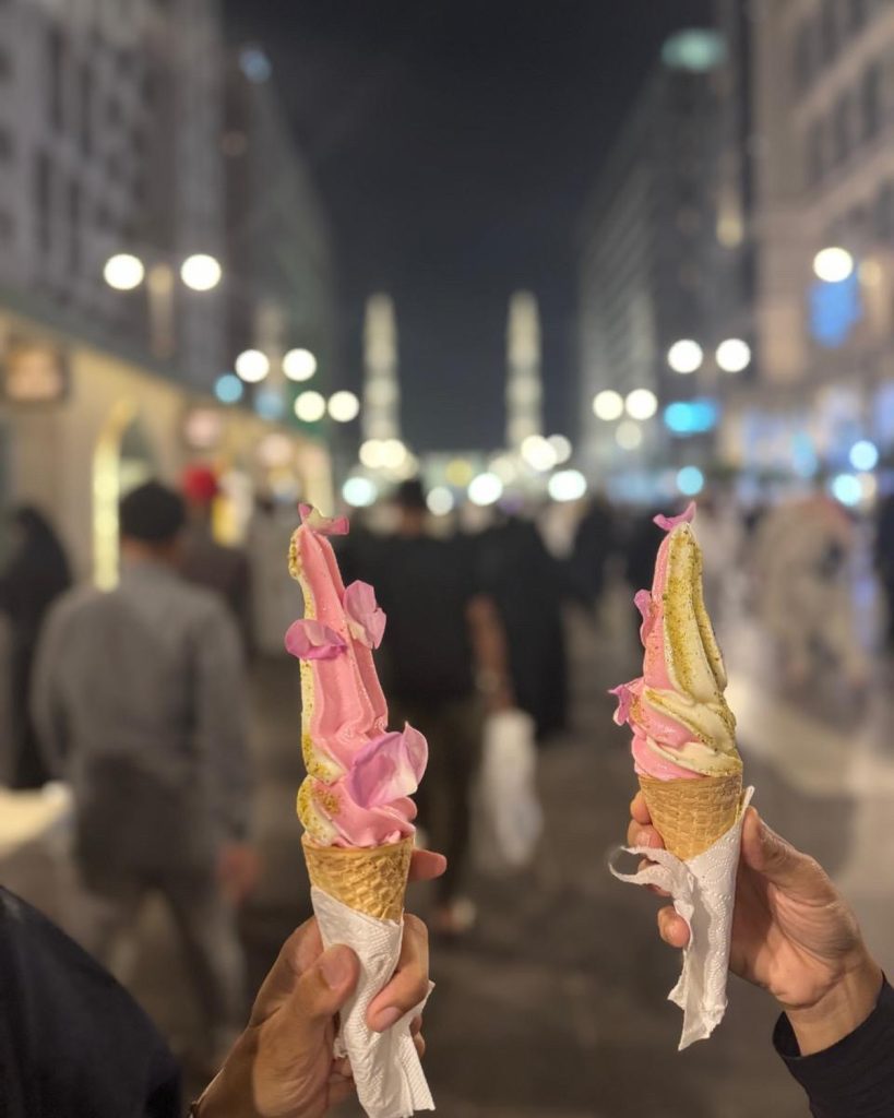 🇸🇦 Rose and Pistachio Ice Cream in Medina by  @aadilk4