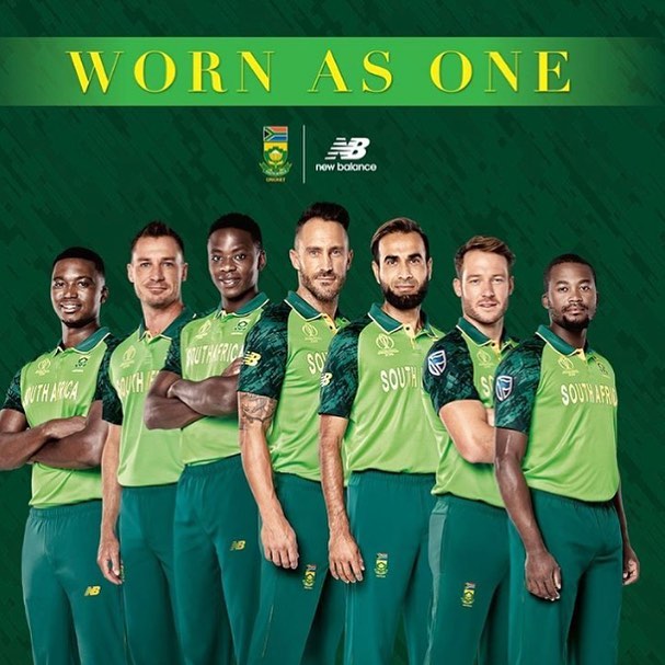 What do you think of our new Pakistani Green World Cup Kit 🤭. Farouk Motala says he likes it. #proteas #cricketworldcup #southafrica #newbalance