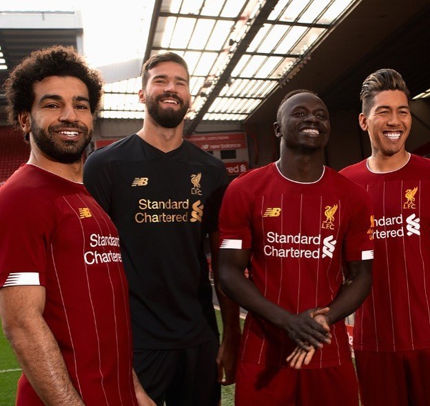 Liverpool Home Jersey 2019/20. Your thoughts? I like it. It’s like the classic crown paints. @yusufbhamjee remember a thin Ian Rush in this kit heading past Poalo Bento against Benfica in this very same jersey#liverpool #lfc #ynwa #liverpoolfc #lfcfans #liverpooljersey #newbalance #newliverpoolkit