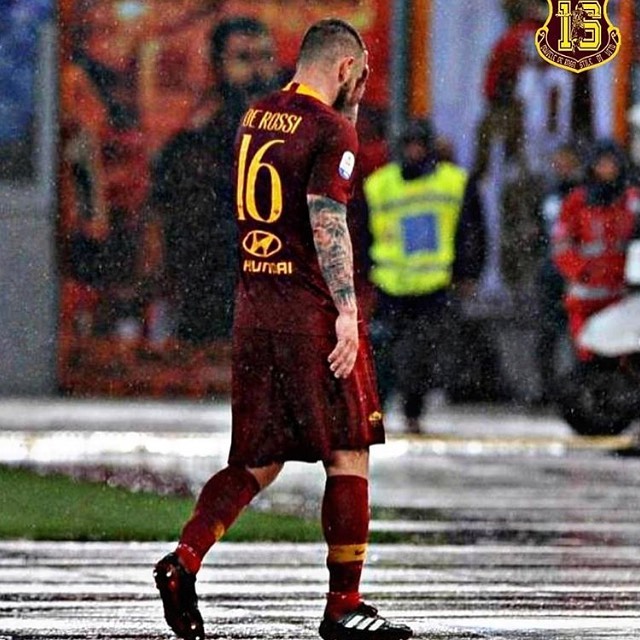 The Roman Warrior says farewell to Roma after 19Years. Goodbye Daniele De Rossi #derossi #roma #roman #legend