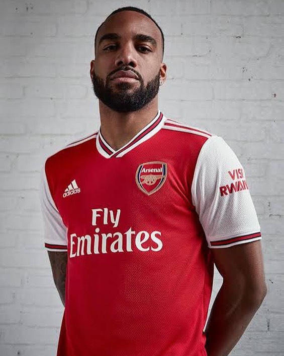 The Arsenal Home Jersey 2019/20 is released. Gunners fans should be Happy#arsenal #gunners #arsenalfc #arsenalfans #gooners #adidas #arsenalhomejersey @adidasfootball @adidas