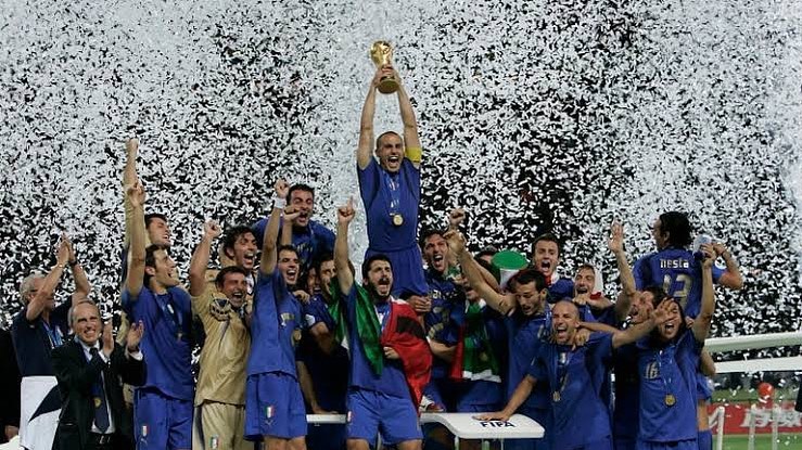 13 years ago on this day Italy lifted the FIFA World Cup. Watta Night,Watta Team#italyworldcup2006 #azzuri #italy #italia #germany2006 #fifaworldcup #lippi #cannavaro