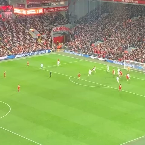 Action from last nights match between Liverpool vs Sheffield Utd at Anfield.#liverpool #lfc #liverpoolfc #liverpoolfans #ynwa #kopend #anfield #liverpoolvssheffieldunited #epl #englishpremierleague #mosalah #sadiomane