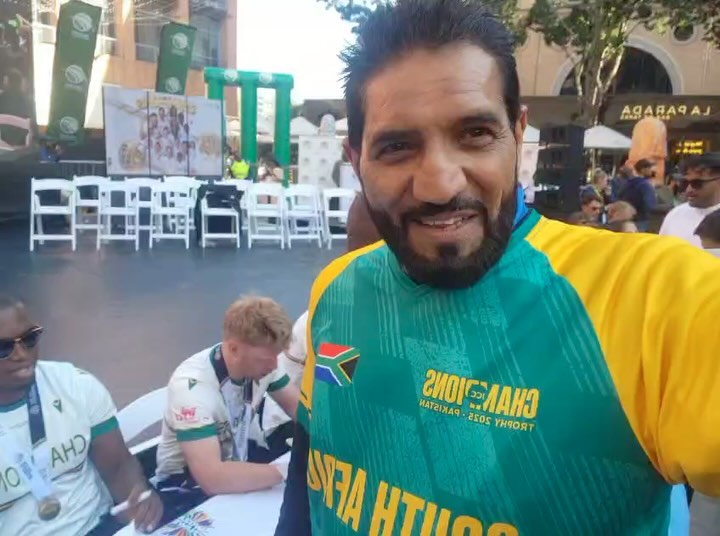 “We Don’t Like Cricket, We Love it” Jack Manack was in Nelson Mandela meeting the Proteas after their historic World Test Championship win at Lords. @iamabdulmanack