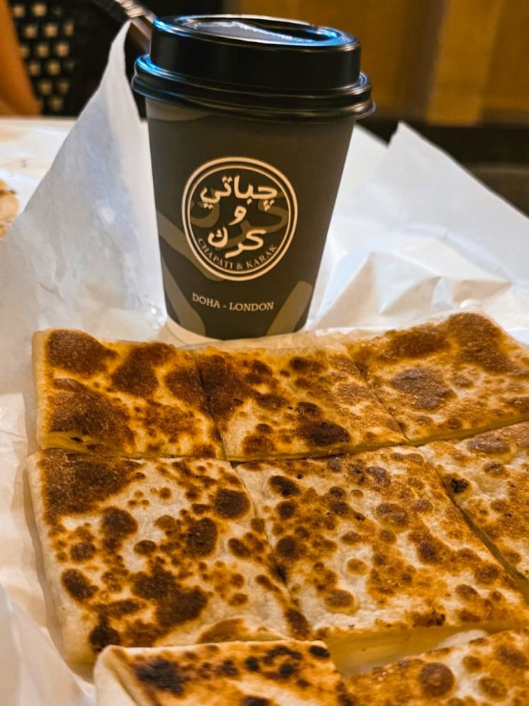 🇶🇦 Breakfast at @chapatiandkarak in Doha, Qatar