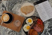 Breakfast at Manaka Coffee in Randsteam. Sublime vibe *Halaal @manakacoffee #breakfastideas #manakacoffee #coffee