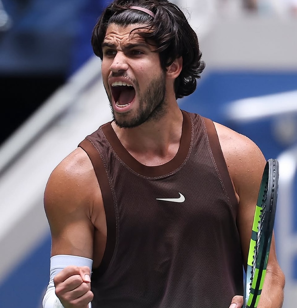 Vamos Alcaraz. He wins in straight sets after his long absence and great to see him back