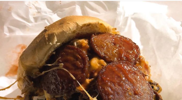 Major Service Burger at Freshstop Astron Oaklands. Open 24 hours. Top Burger@aeoaklands