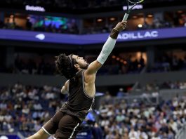 Vamos Alcaraz. Alcaraz through in 4 sets. The Lity getting into it
