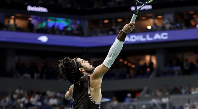 Vamos Alcaraz. Alcaraz through in 4 sets. The Lity getting into it