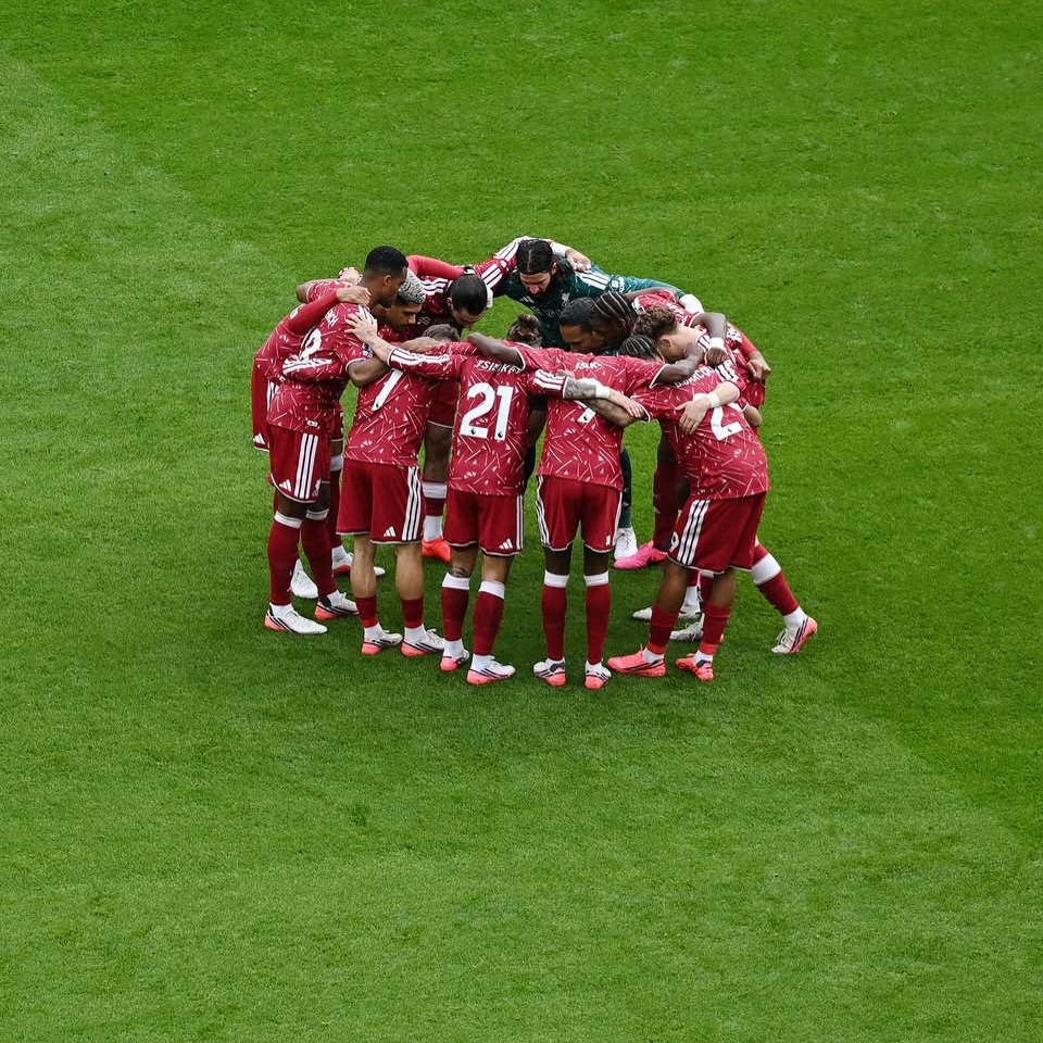 What a boring Drab Liverpool performance. O-0 at Fulham. Chelsea draw 2-2 with huddersfield. Forest beat Villa 2-1 and Ipswich 3-2 winners vs Crystal Palace