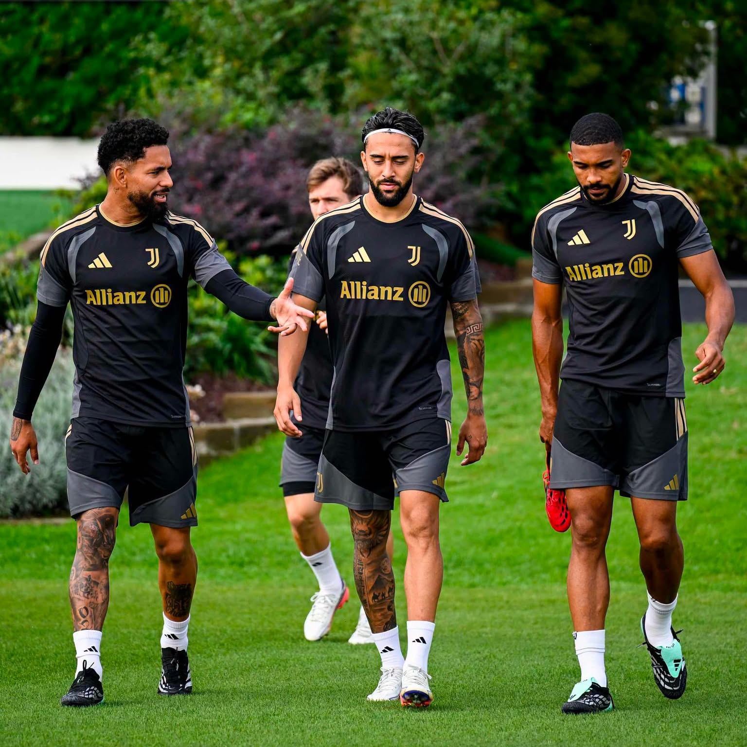 Calm before the Storm. Feels different to post this segment for Europa League. But it is what it is. After that Dog shit performance against Sassuola they actually do look calm. Juve prepare for NEC in Turin tonight as they open their Europa League Campaign
