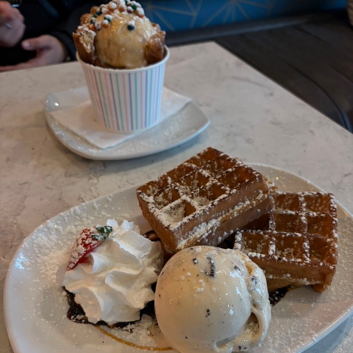 Waffles and Ice Cream to start this Monday at Serendepity Creamery in Cape Town *Halaal @serendipitycreamery_cpt #breakfastideas #waffles #halaalcapetown #capetown #icecream