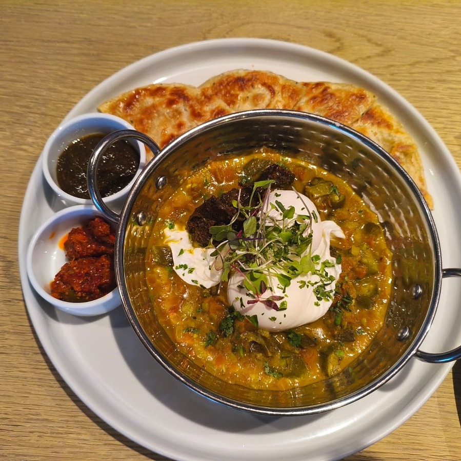 Breakfast at Greendot Cafe in Rosebank*Halaal @green_dot_cafe
