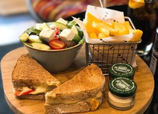 Theres always time for a Toasted Cheese and Tomato with salad and chips. This is from the Maslow Hotel, Sandton@sun_themaslow #maslow #sandton #maslowsandton #toastedcheeseandtomato #sandtonhotels