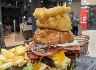Knocked a Big Daddy Burger at Mugg and Bean Killarney since Im still here.Served on a sesame brioche bun°, with rosemary-salted skin-on fries, sweet potato fries or a side salad. Gherkins, tomato, burger mayo, red onion & lettuce. With a fried egg, beef macon, pastrami & cheddar. Topped with battered onion rings.#bestburger #bigdaddyburger #halaalmuggandbean #muggandbeankillarney #monsterburgers