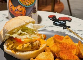 Chicken Cheese Burger and Peri Peri Wedges. Felt like a Nandos Sandton Afternoon.