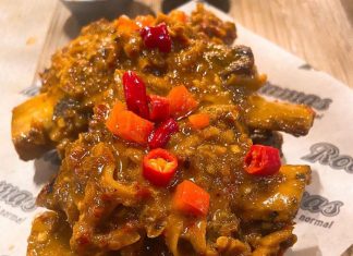 Felt for some Sweetfire ribs for lunch at Rocomamas Melrose Arch.