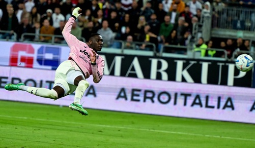Cagliari 1 Juventus 1. Another s#$te Juve Performance. Good we got the point. Roma.Como,AC Milan all draw. Napoli and Inter Win. #seriea #juventus #cagliarivsjuventus